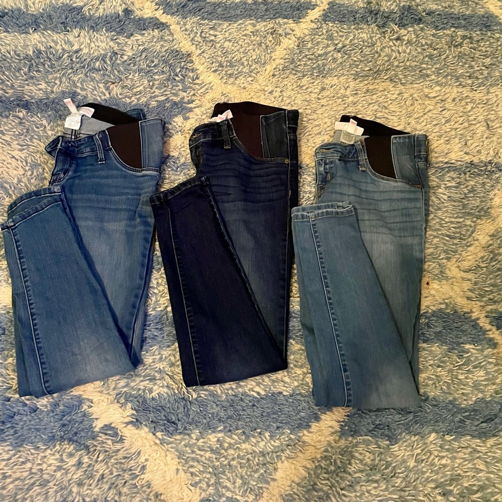 Bundle set of Of Ingrid Maternity Jeans!